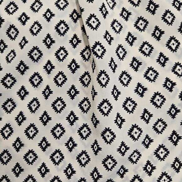 Skies are Blue Pacheco Ikat Print V-neck Sleeveless Blouse Top Women's Size M - Picture 4 of 8